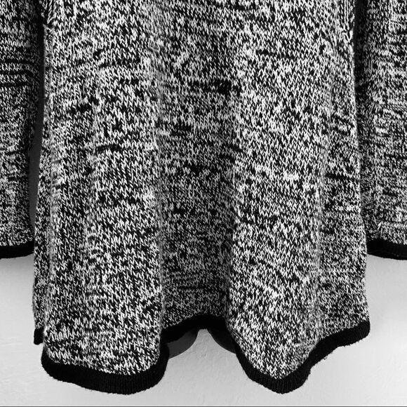 Style & Co Black & White Aztec Print Cowl Neck Sweater Size PS - Picture 4 of 11